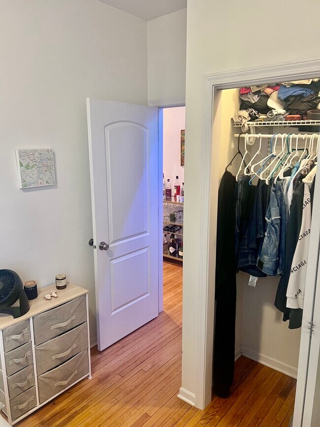 Building Photo - 1421 W Huron St