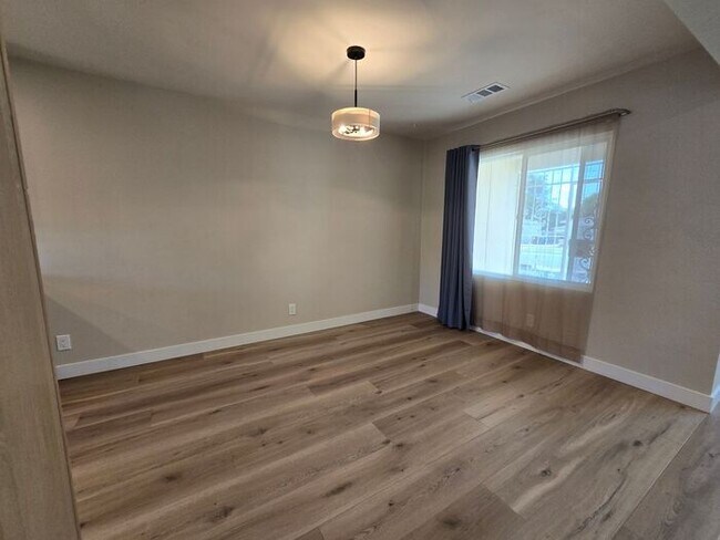 Building Photo - Charming Chula Vista Home with Spacious Yard in a Prime Location