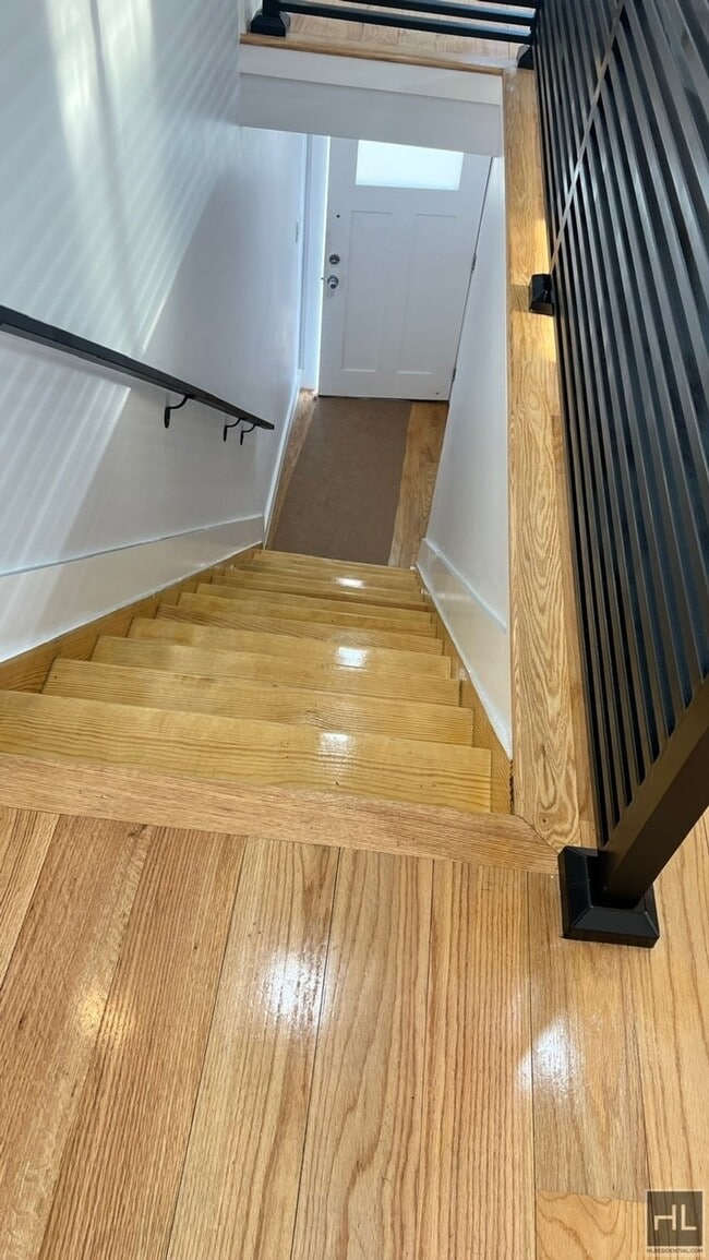 Building Photo - 123 AVENUE