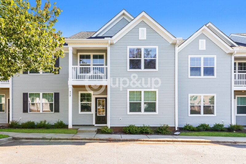 Primary Photo - 929 Ranchero St