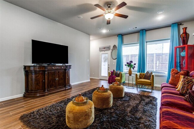 Building Photo - 1564 Sugarberry Dr