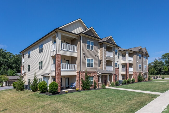 Building Photo - The Maddox