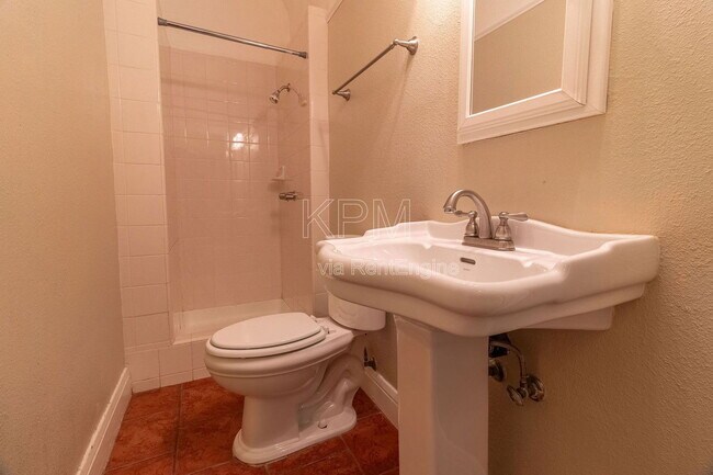 Building Photo - 1428 Picardy Dr