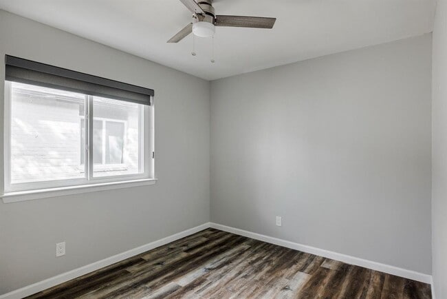 Building Photo - 6101 London Dr