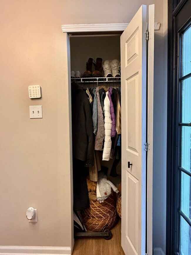 Building Photo - 602 Hamilton St