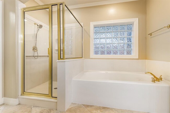 Building Photo - 3115 Evergreen Oak Dr