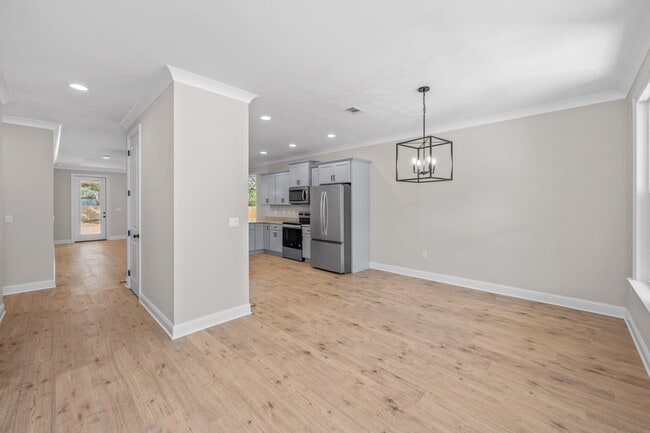 Building Photo - 1460 Pine St