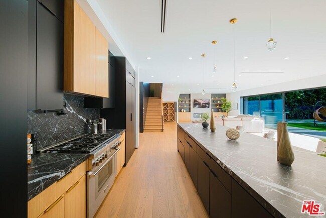 Building Photo - 5141 Varna Ave