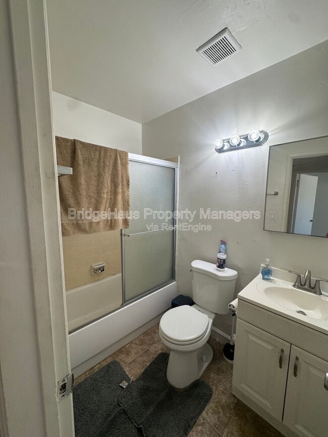 Building Photo - 1000 Leslie Rd