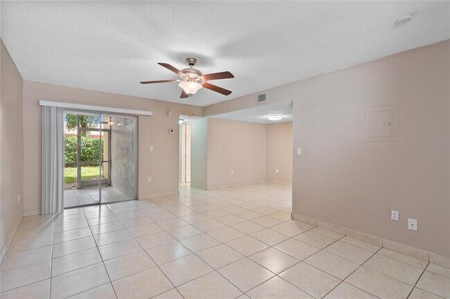 Building Photo - 11101 Royal Palm Blvd