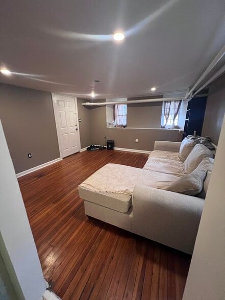 Building Photo - 11 Leonard St