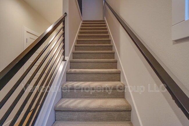 Building Photo - 6604 NE 107th St