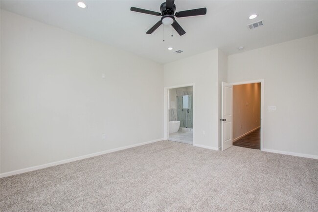 Building Photo - 4916 Sunbeam St