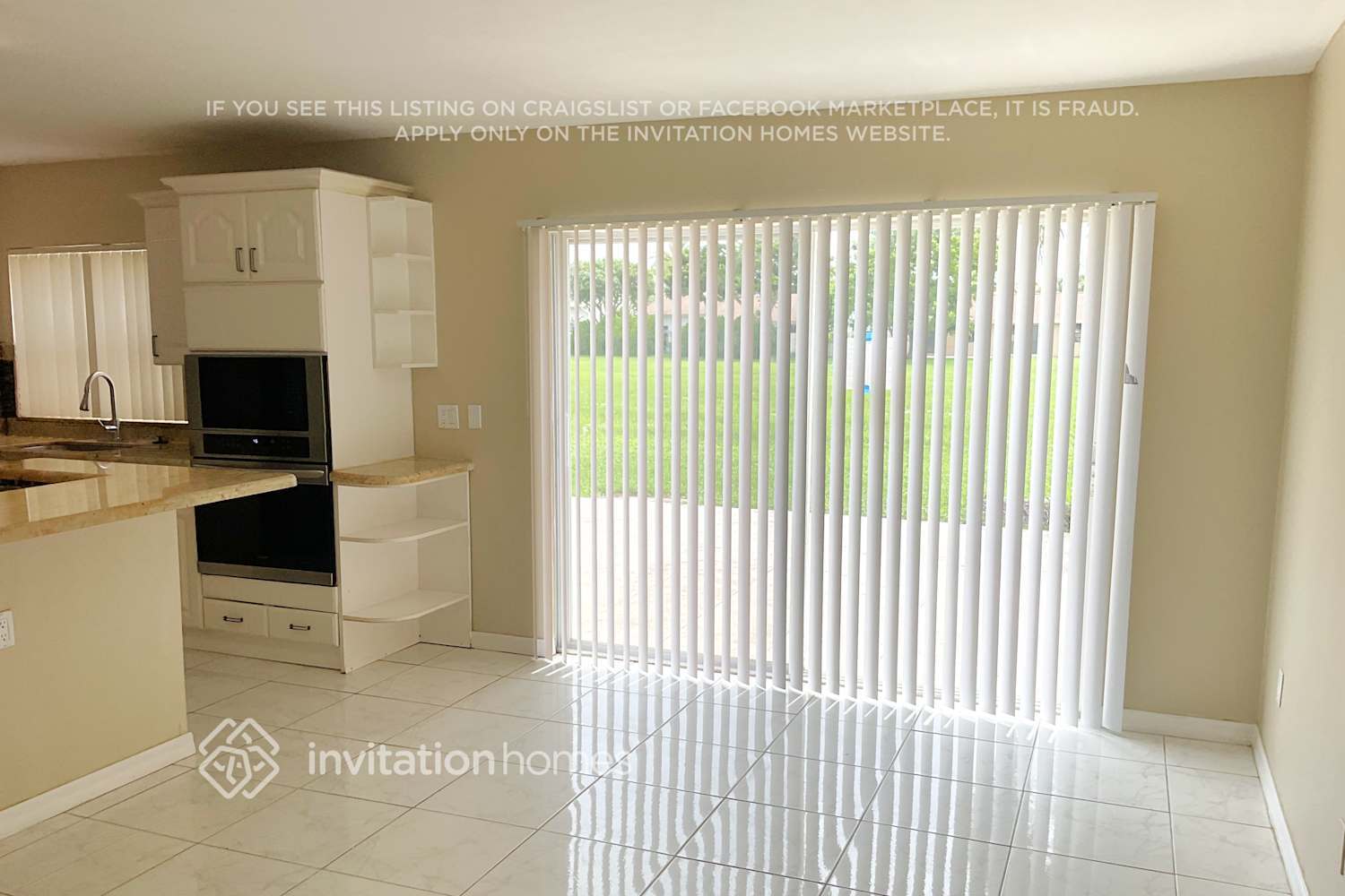 Building Photo - 631 Royal Palm Way