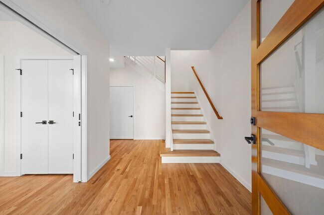 Building Photo - 223 S Stafford Ave