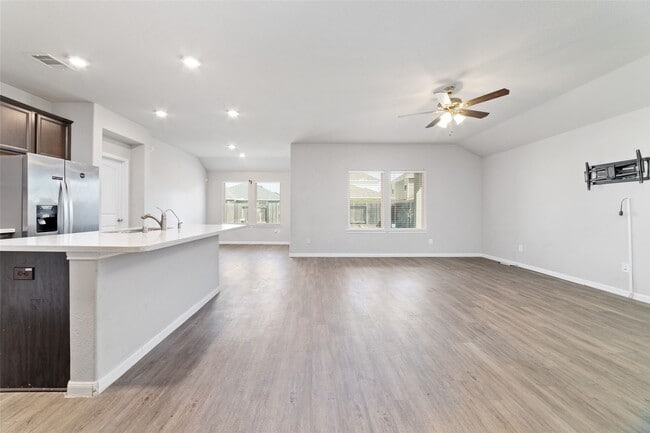 Building Photo - 21430 Poppy Pk Ave