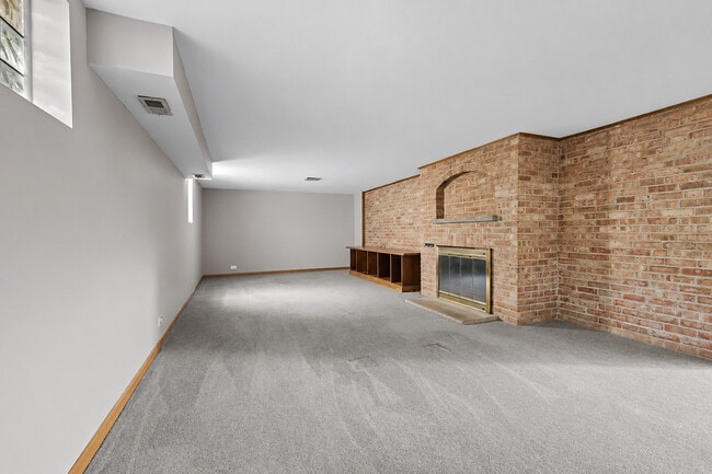 Building Photo - 1120 Romona Rd