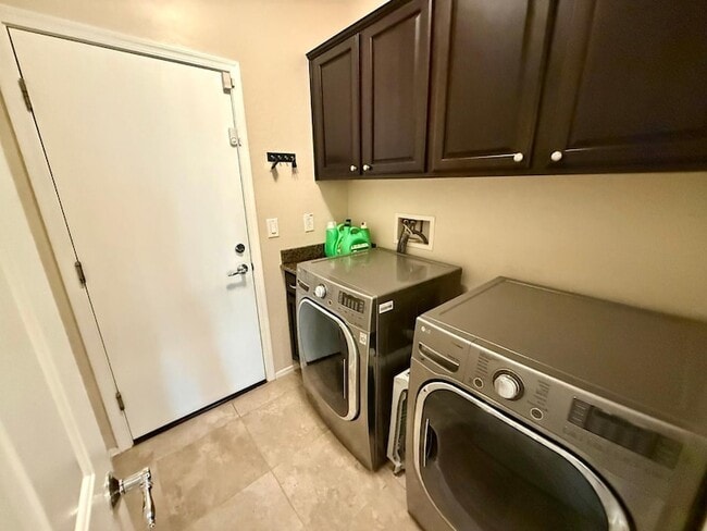 Building Photo - 1929 W Black Hill Rd