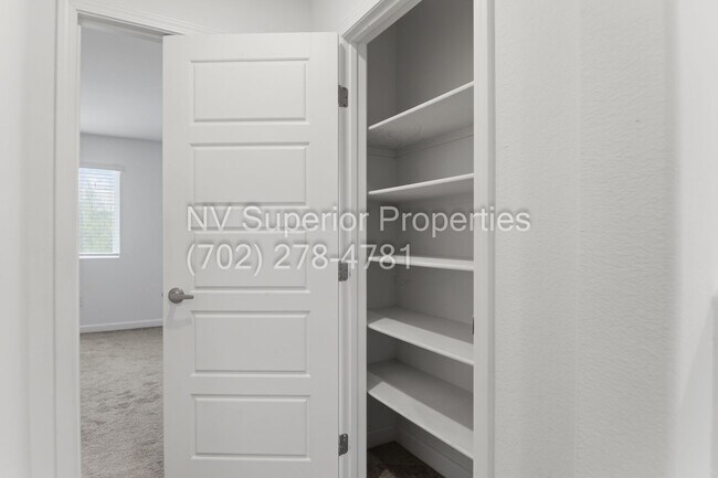 Building Photo - NW! 3 Bedroom Townhouse!! Gated!! Parks!! All Tile Floors Downstairs!! 2 Car Garage!!!