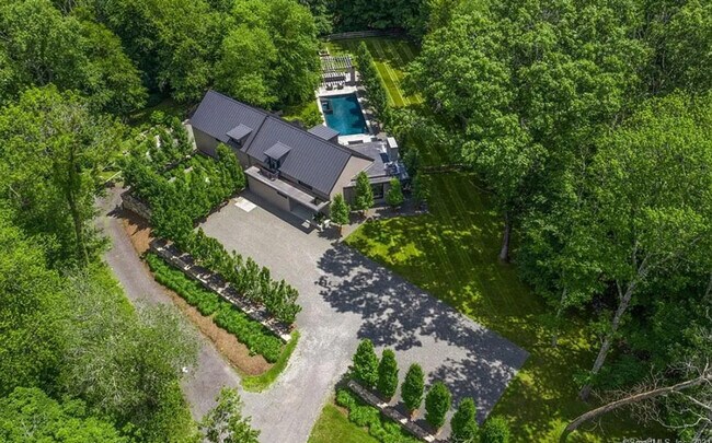 Building Photo - 42 Meeker Hill Rd