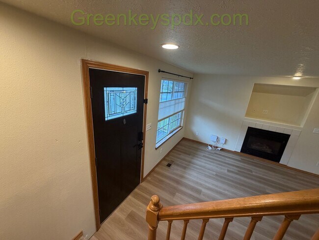 Building Photo - Charming 3-Bedroom/2.5-Bathroom House in the Cathedral Park Neighborhood of St. Johns