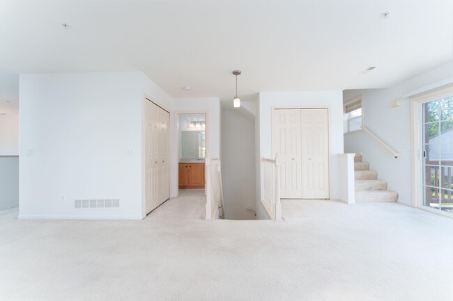 Building Photo - 2889 Barclay Wy