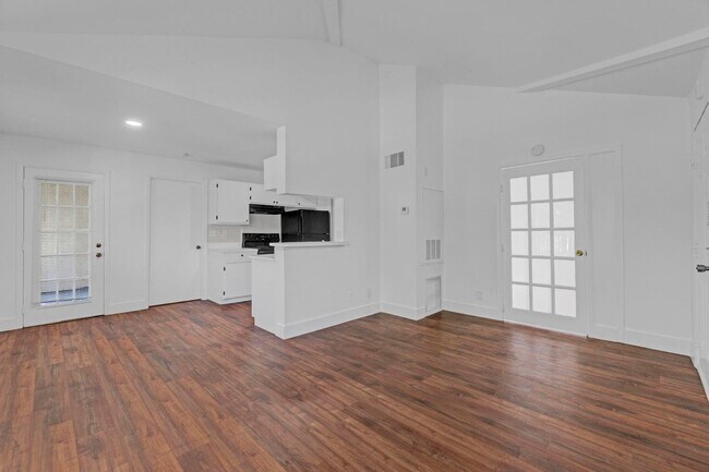 Building Photo - NICE 2/1 UNIT AVAILABLE AT THE PRESERVE in SUNRISE