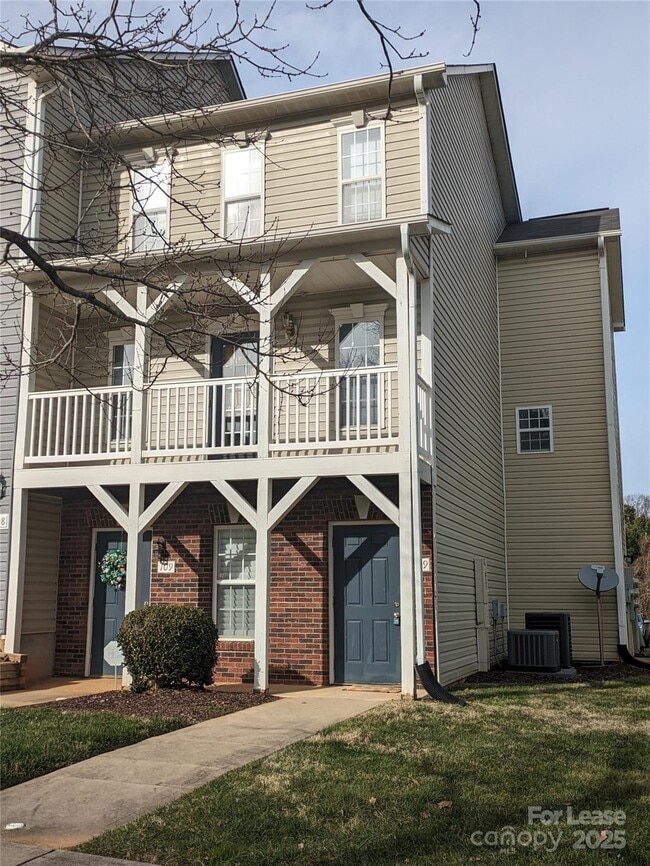 Building Photo - 113 Steam Engine Dr