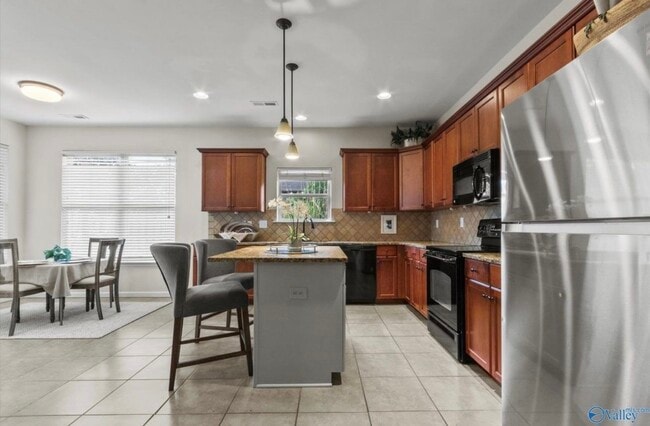 Building Photo - 22 Maple Grove Blvd SW