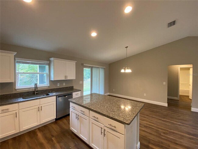 Building Photo - 207 Locust Ln Dr