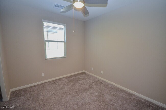 Building Photo - 541 Tokopah Falls St