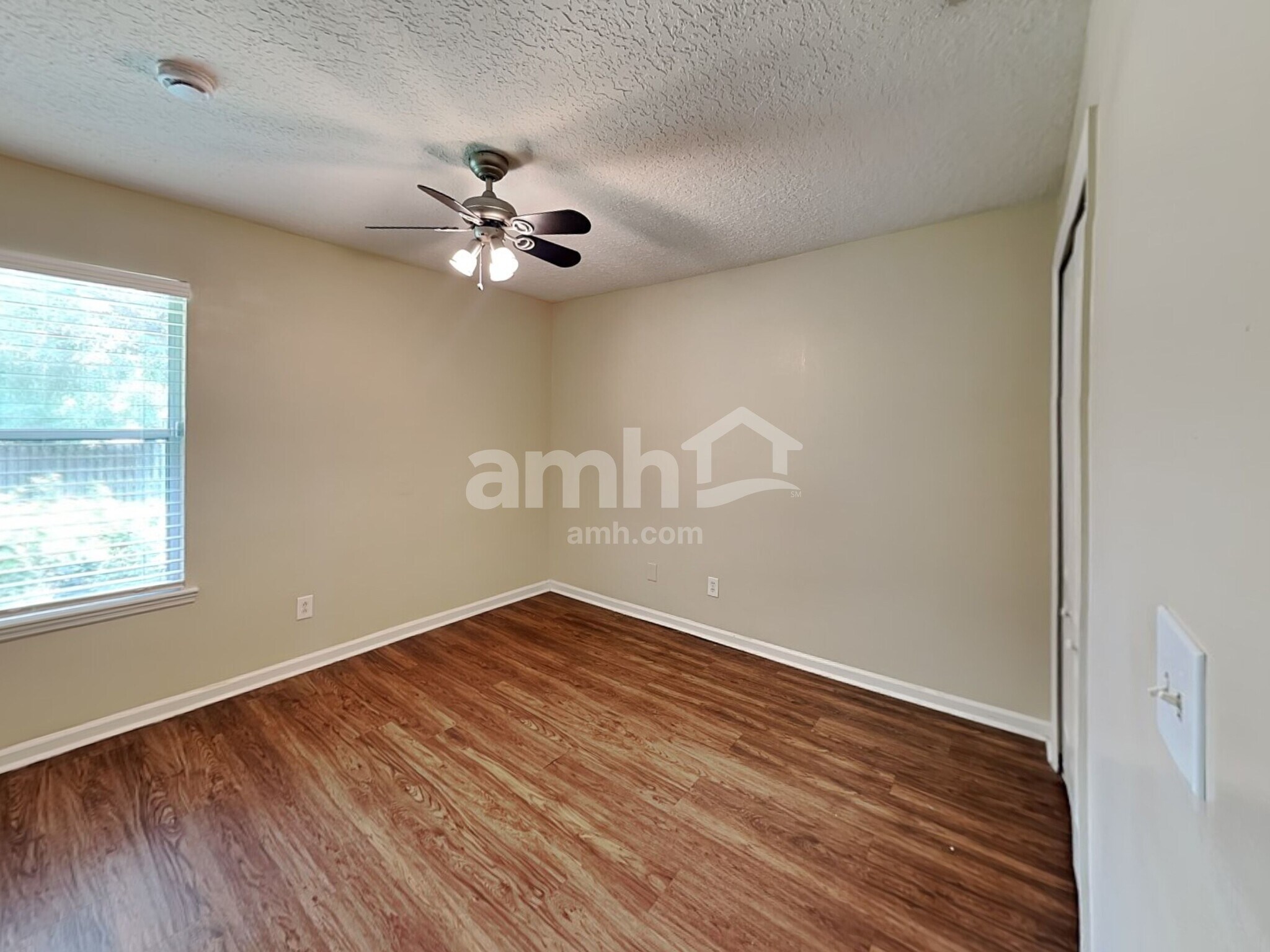 Building Photo - 8745 Edgebrook Ct