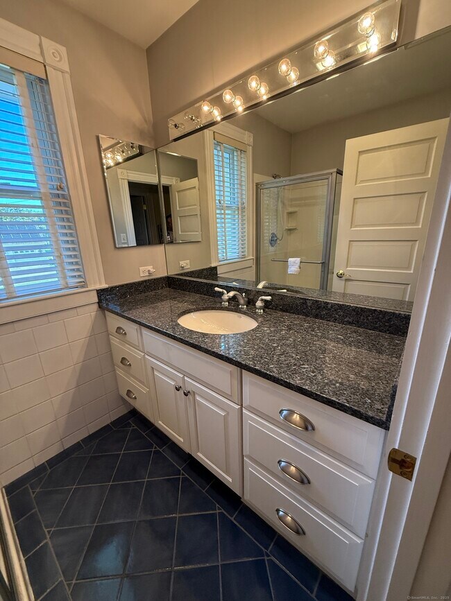 Building Photo - 507 Stonington Rd