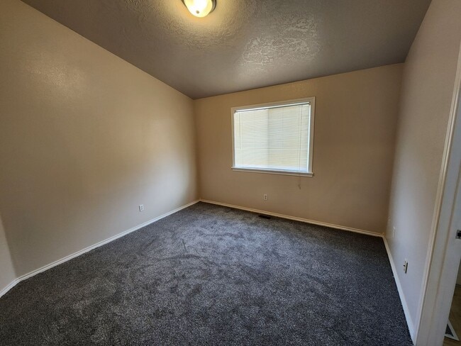 Building Photo - Caldwell 3 Bedroom 2 Bath home.