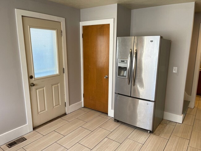 Building Photo - Florence/Minne Lusa 4 bed 2 bath house 160...