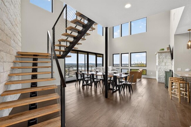 Building Photo - 209 Dalton Cir