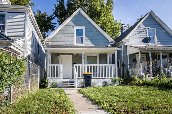 Primary Photo - Charming 2 BR 2 BA House in Historic North...