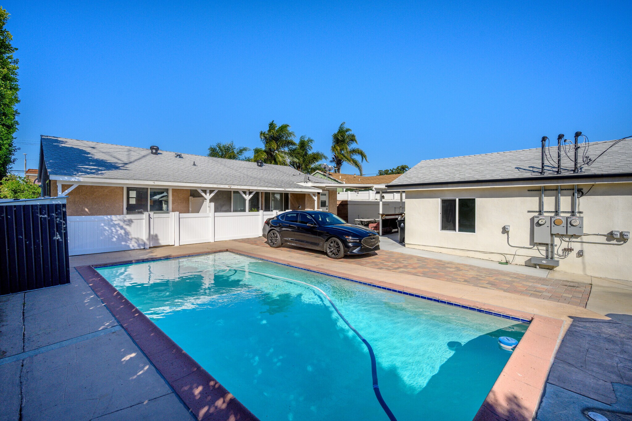 Building Photo - 14302 Van Nuys Blvd