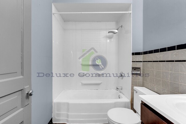 Building Photo - WEST SIDE! 2 Bedroom Single Family Home! JUST LISTED!