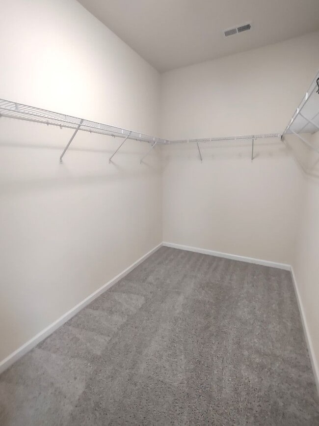 Building Photo - Beautiful Home located in the Clarabella C...