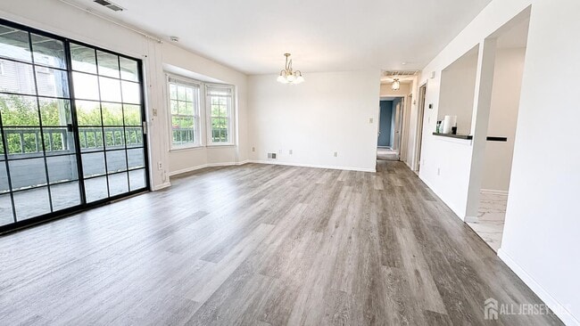 Building Photo - 903 Woodhaven Dr