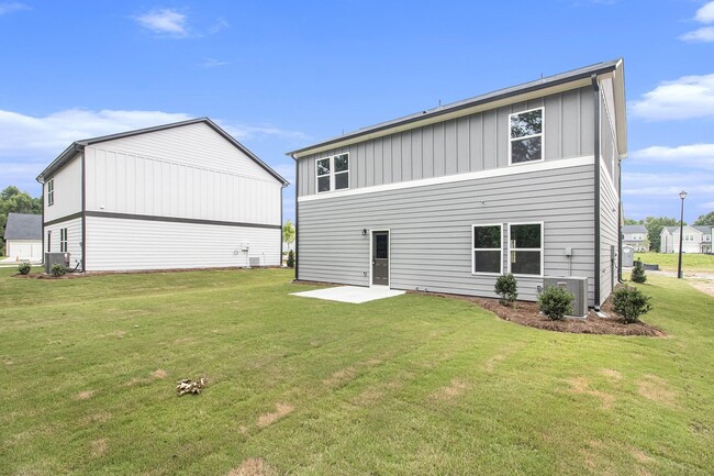 Building Photo - 2022 Boxwood Cir