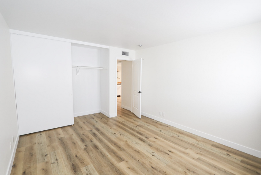 Building Photo - 9647 Spyglass Ave