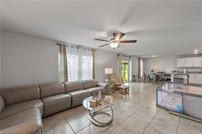 Building Photo - 1013 NE 15th St