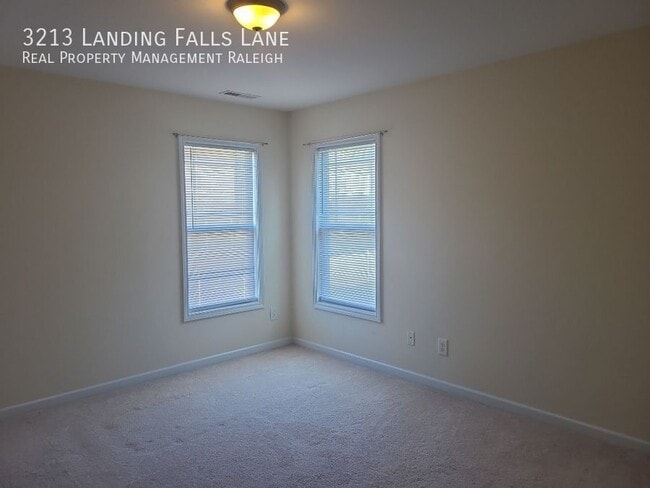 Building Photo - 3213 Landing Falls Ln