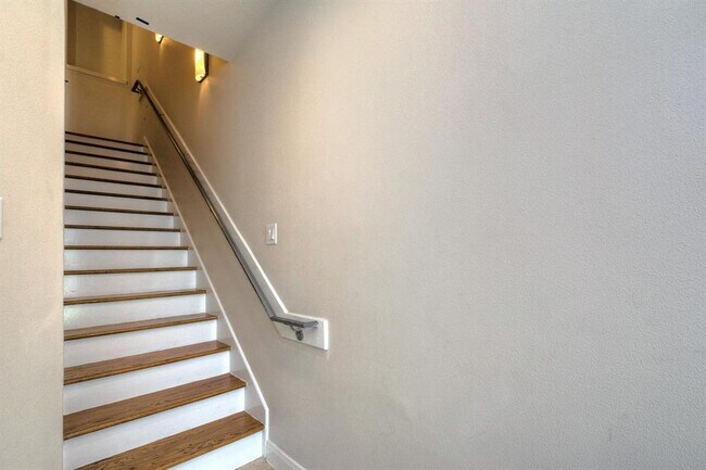 Building Photo - 6909 Staffordshire