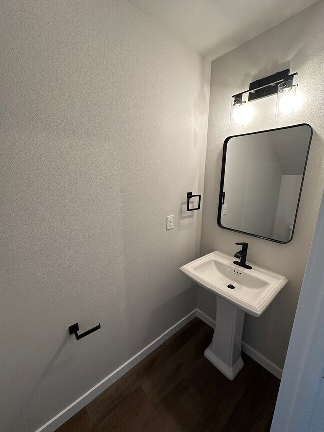 Building Photo - 1816 chipman St SE