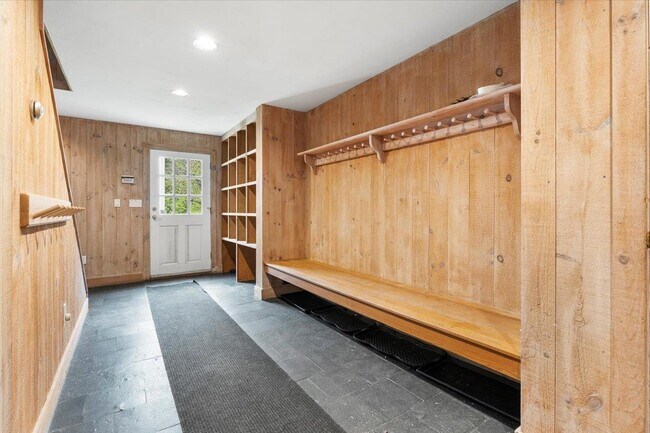Building Photo - 89 Jaquith Rd