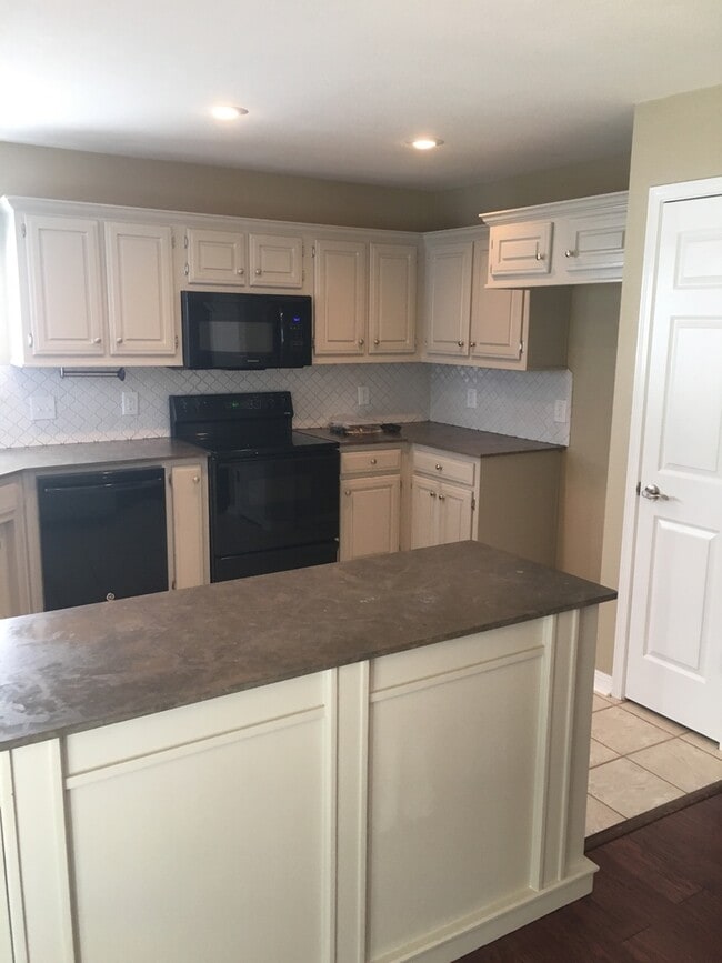 Building Photo - BEAUTIFUL HOME IN GREAT LOCATION!