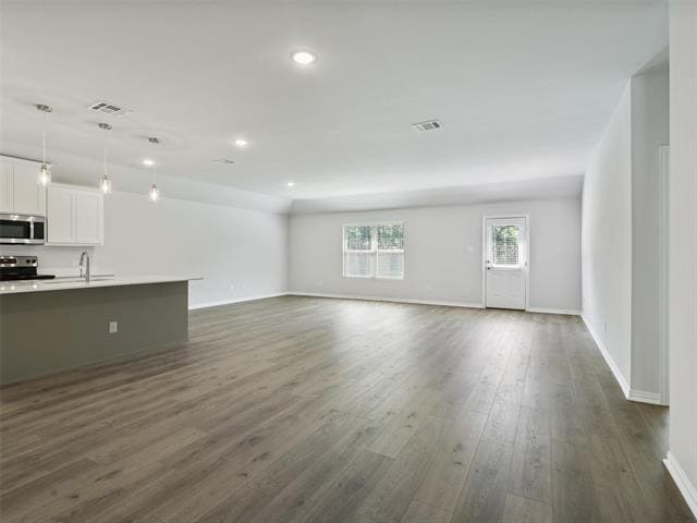 Building Photo - 1809 St James Pl Ln